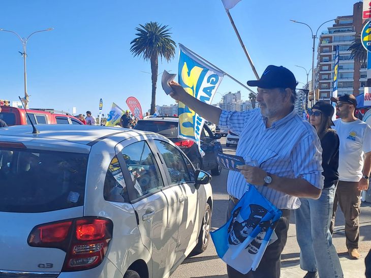 Jorge Gandini came to participate in the closing of the campaign. Jorge Gandini came to participate in the closing of the campaign.