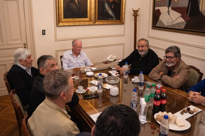 La CGT reunió a su mesa chica para definir el futuro de la conducción. La CGT reunió a su mesa chica para definir el futuro de la conducción.