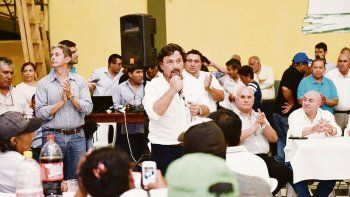 Encuentro. El gobernador de Salta, Gustavo S&aacute;enz, encabez&oacute; la reuni&oacute;n de gabinete ampliado en Tartagal, en el norte provincial, y luego se reuni&oacute; con representantes de las comunidades originarias de la zona.