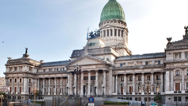 Milei enumeró una reforma del Código Civil y Comercial y del Código Procesal Civil y Comercial, además de modificaciones en el esquema impositivo y en el Código Aduanero.