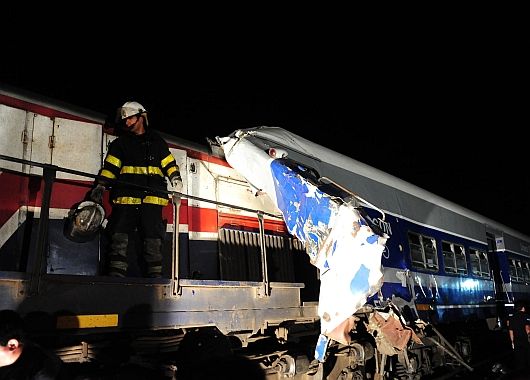 Tras intensos trabajos removieron los trenes  (foto 4)