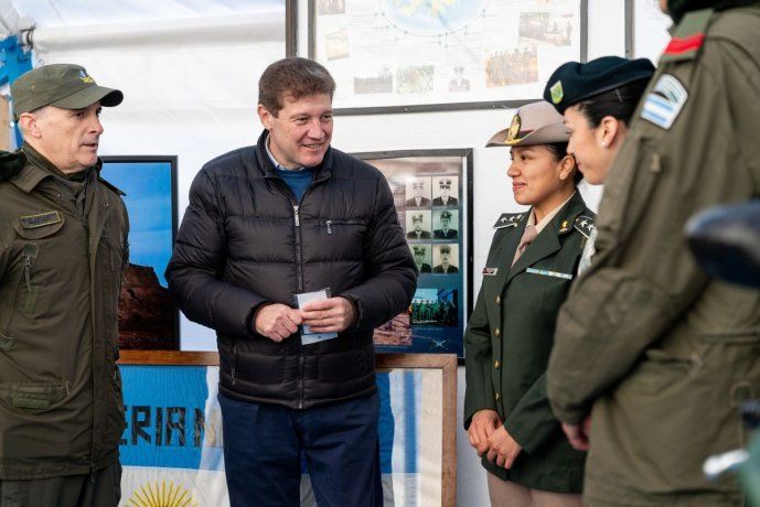 Gustavo Melella tiene que convocar a las elecciones de constituyentes. Gustavo Melella tiene que convocar a las elecciones de constituyentes.