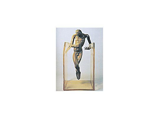«Persona, homenaje a Cataluña», de Juan Carlos Distéfano. Poliéster reforzado y colado.