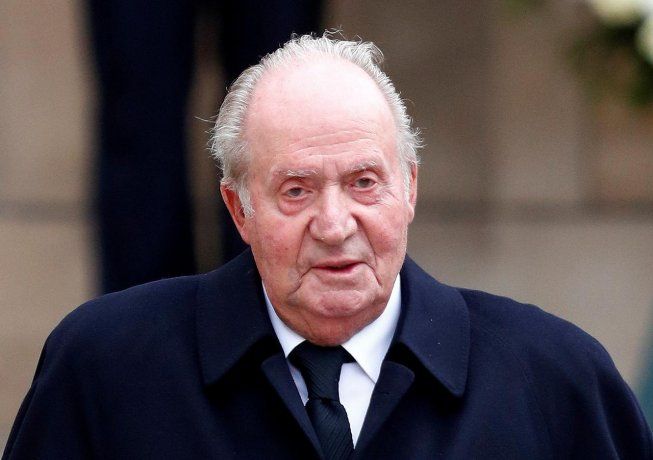 Juan Carlos dijo que se iba de Espa&ntilde;a para facilitar el ejercicio de funciones de su hijo, el rey Felipe VI.