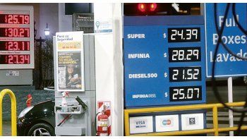 ámbito.com | Surtidores. Hace ya una semana que las empresas privadas (en la foto, izquierda, Shell) aplicaron aumentos en los combustibles. Está pendiente la actualización de YPF, donde creen que no puede demorarse más.