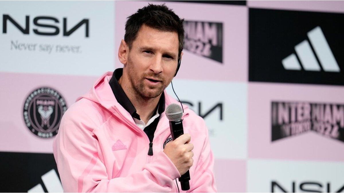 They will refund the tickets for the match that Messi did not play in Hong Kong