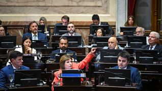 El Gobierno busca aprobar la reforma antes de fin de mes, pero crecen las dudas por las licencias médicas. El Gobierno busca aprobar la reforma antes de fin de mes, pero crecen las dudas por las licencias médicas.