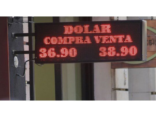 Por efecto de la súper tasa, el dólar se desplomó un 7,2% en la semana y perforó los $ 39