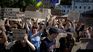Miles de personas volvieron a concentrarse frente a la oficina presidencial en Kiev para exigir la restitución del exministro de Defensa.