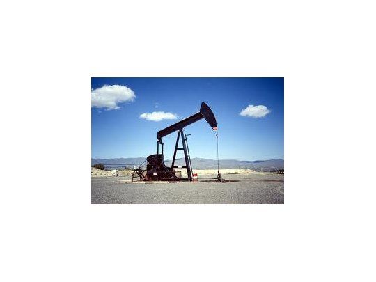 El petróleo descendió a su mínimo en seis meses