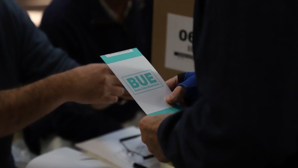 Este domingo los porteños votan para renovar 30 bancas en la legislatura y 105 comuneros.
