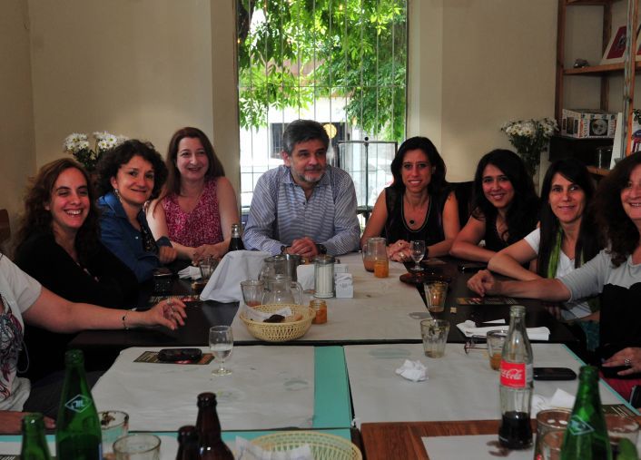 Los candidatos se relajaron antes de la votación (foto 1)