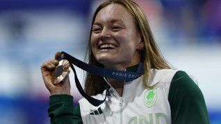 Abrazo medalla y beso. Las marcas luchan también por los podios en los Juegos Olímpicos París 2024.