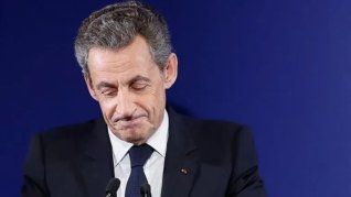 El expresidente de Francia Nicolás Sarkozy deja la prisión de La Santé, en París. El expresidente de Francia Nicolás Sarkozy deja la prisión de La Santé, en París.