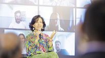 Reunión virtual. Ana Botín con los equipos locales de Santander.