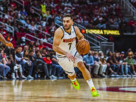 Tras jugar en Denver Nuggets, Campazzo pasa a Dallas Mavericks y compartirá equipo con Doncic.
