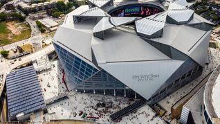 El Mercedes-Benz Stadium, la casa del Atlanta United y del Altanta Falcons El Mercedes-Benz Stadium, la casa del Atlanta United y del Altanta Falcons