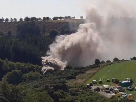 Imágenes de columnas de humo en la zona del accidente.
