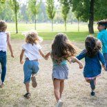 Se acerca el final del año escolar y los padres ya comienzan a planear actividades para las vacaciones. Se acerca el final del año escolar y los padres ya comienzan a planear actividades para las vacaciones.