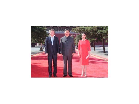 Boudou junto al presidente chino, Xi Jinping, y su esposa, Peng Liyuan.