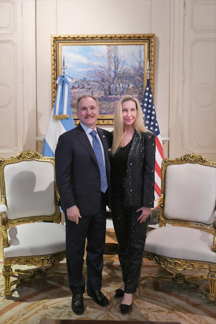 La secretaria General de la Presidencia recibió al funcionario estadounidense para analizar inversiones, proyectos estratégicos y el contexto económico. La secretaria General de la Presidencia recibió al funcionario estadounidense para analizar inversiones, proyectos estratégicos y el contexto económico.