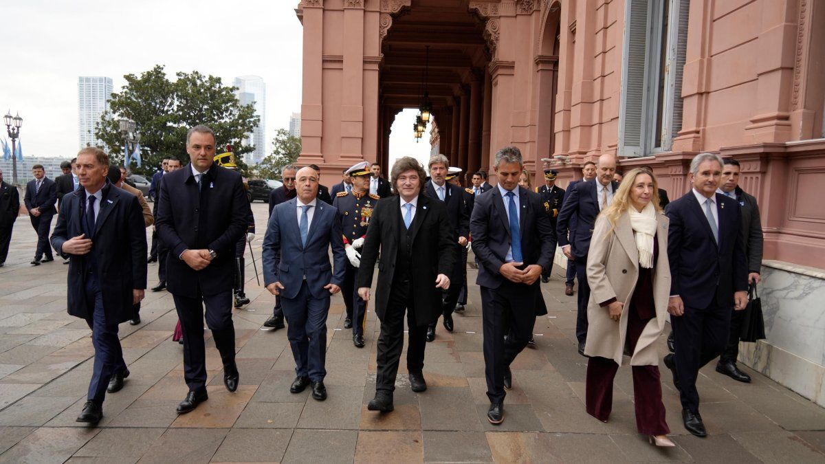 El Gobierno espera que el Mundial 2026 y el papa León XIV ayuden a descomprimir un semestre cargado de internas