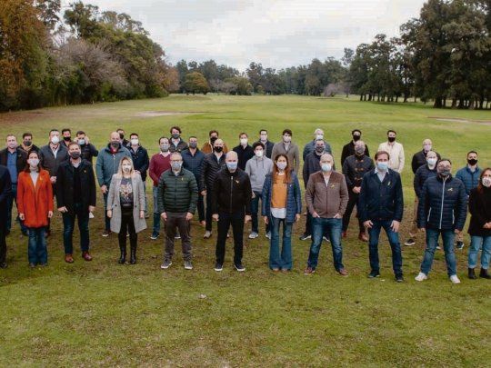 Reacción. Cumbre de intendentes&nbsp; referentes de “La Territorial” en el Golf Club San Martín de Tres de Febrero junto a&nbsp; Larreta, Santilli y Campbell.&nbsp;