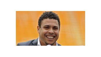 En busca de más historia. Ronaldo sonríe porque será parte en la organización del Mundial 2014.