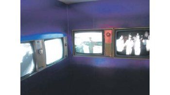 ámbito.com | El Museo de Arte Moderno ha logrado sacudir una inercia que resultó letal para los artistas. La prueba es el olvido casi generalizado del magistral Rubén Santantonín, coautor junto con Marta Minujín en 1965 de una obra demoledora de barreras y prejuicios