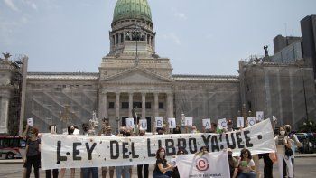 escritores reclamaron el tratamiento de la ley del libro