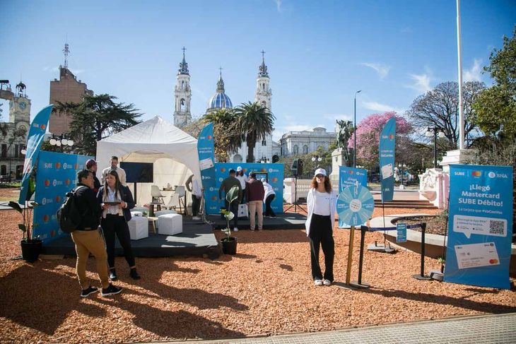 SUBE Débito brinda mayor comodidad, seguridad y accesibilidad para los pasajeros de todo el país. SUBE Débito brinda mayor comodidad, seguridad y accesibilidad para los pasajeros de todo el país.