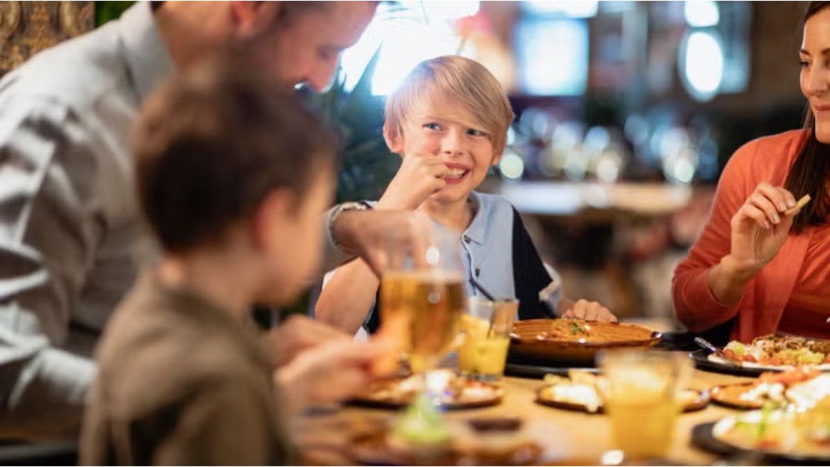 This virtual wallet offers a discount to share a family breakfast this Sunday, August 17