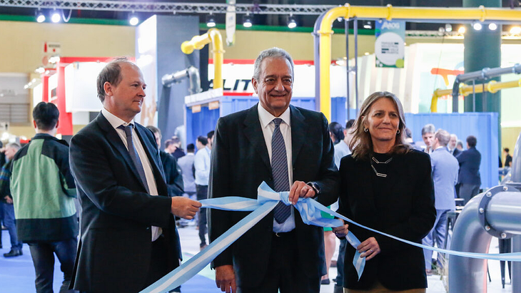 Daniel González, Ernesto López Anadón y María Tettamenti inaguraron oficialmente la AOG Expo 2025 en La Rural. 