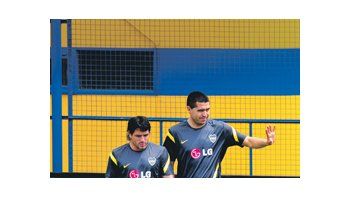 Juan Román Riquelme se entrena diferenciado junto a Diego Rivero. Quiere jugar ante Racing en la reanudación del Apertura.