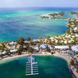 Las Zonas Azules no prometen una vida eterna, pero ofrecen pistas valiosas sobre cómo envejecer mejor, combinando salud, bienestar y longevidad de forma natural. Las Zonas Azules no prometen una vida eterna, pero ofrecen pistas valiosas sobre cómo envejecer mejor, combinando salud, bienestar y longevidad de forma natural.