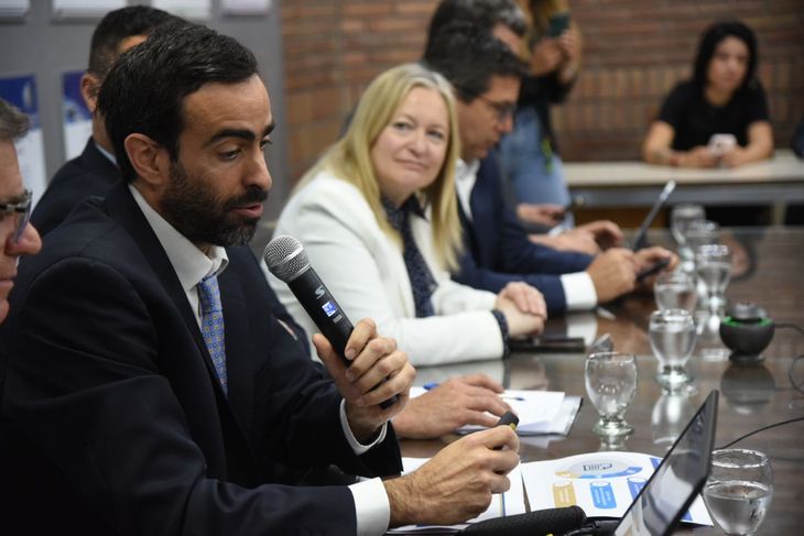 Víctor Fayad, ministro de Hacienda y Finanzas de Mendoza, presentó el Presupuesto 2026 ante la Legislatura. Víctor Fayad, ministro de Hacienda y Finanzas de Mendoza, presentó el Presupuesto 2026 ante la Legislatura.