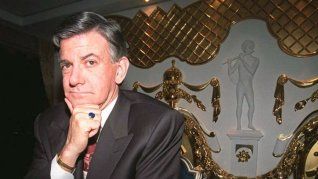 Donó millones a proyectos culturales, pero provenientes de estafas. Donó millones a proyectos culturales, pero provenientes de estafas.