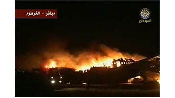 Según los medios de prensa sudaneses habría al menos 100 muertos.