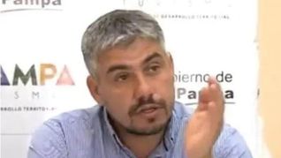 Cruz se desempeñaba como Intendente de Quehué.