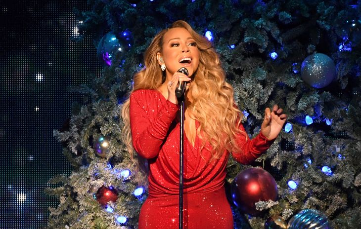 Entre luces, escenarios y acordes eternos, Mariah Carey sostiene un legado que cada año se renueva sin necesidad de récords ni titulares festivos. Entre luces, escenarios y acordes eternos, Mariah Carey sostiene un legado que cada año se renueva sin necesidad de récords ni titulares festivos.