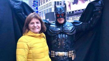 La ministra envió un mensaje para todos los seguidores del mejor Batman del mundo, vamos con todo en Nueva York.