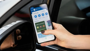 La App YPF permite a sus usuarios, entre otras cosas, pagar en estaciones de servicio sus consumos de combustible, tiendas o boxes.