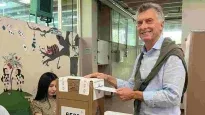 Mauricio Macri votó en la Escuela Lenguas Vivas.