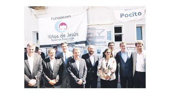 Los gobernadores Beder Herrera, Urtubey, Urribarri, Insfrán, Corpacci, Capitanich, Pérez y Poggi llegaron ayer a San Juan para visitar al convaleciente José Luis Gioja y aprovecharon para analizar el resultado de las elecciones.