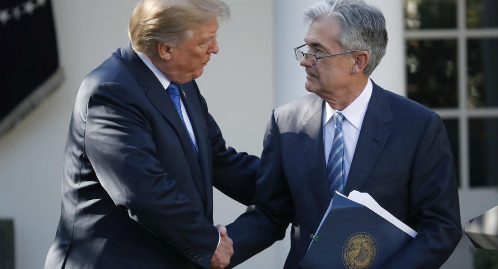 El nuevo presidente de la Reserva Federal (Fed), Jerome Powell, junto al presidente de EEUU, Donald Trump.