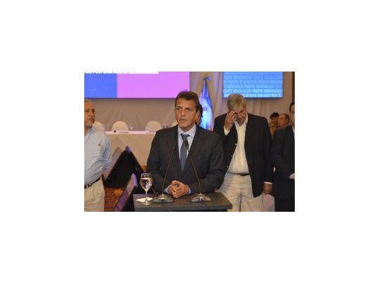 Massa reclama compromisos para eliminar retenciones en economías regionales