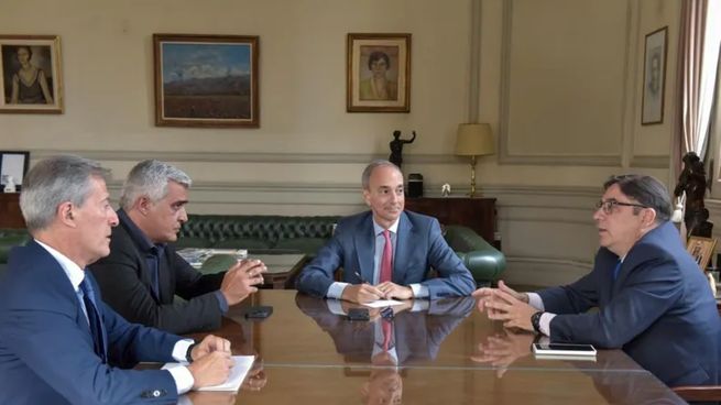 Los rectores de la UNSAM y la UNR junto con el secretario de Educación, Carlos Torrendell, y el subsecretarío de Polítias Universitarios, Alejandro Álvarez.