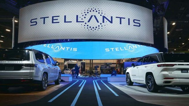 Stellantis ofrece préstamos y leasing en dólares para empresas que buscan renovar flotas 0km en Argentina.