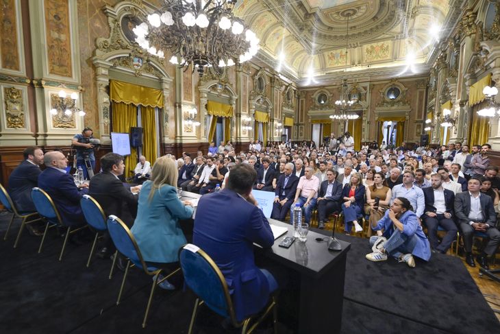Axel Kicillof presentó el Presupuesto 2026 ante funcionarios e intendentes de la provincia de Buenos Aires. Axel Kicillof presentó el Presupuesto 2026 ante funcionarios e intendentes de la provincia de Buenos Aires.