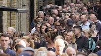 londres: hasta 24 horas de espera para despedir a isabel ii
